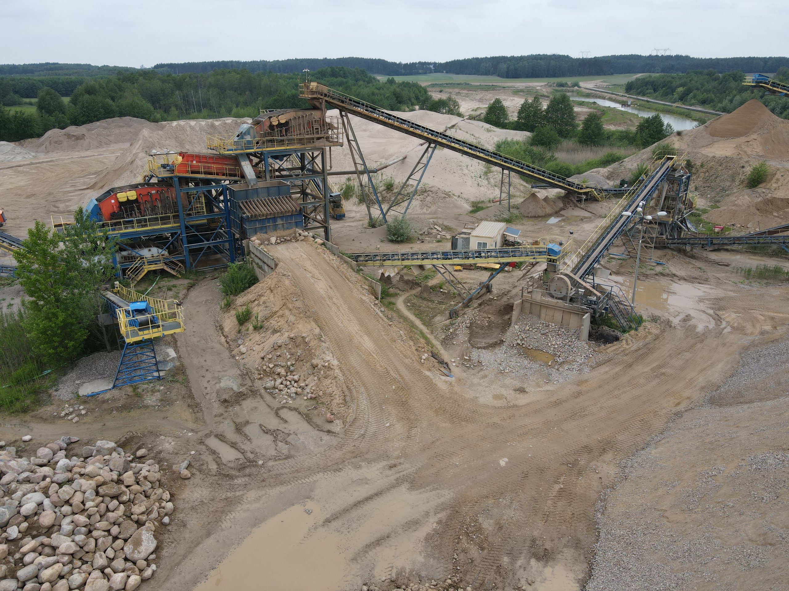 Nalot dronem na terenie kopalni surowców mineralnych