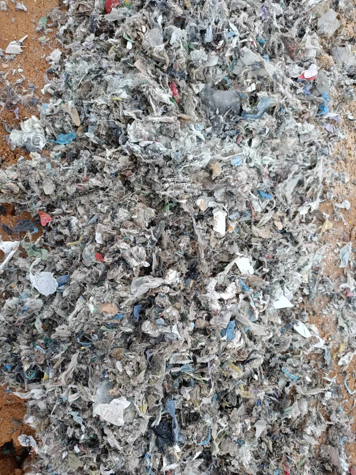 Gazeta Pomorska: „Nielegalne odpady w dawnej żwirowni pod Koronowem. Takich miejsc w Kujawsko-Pomorskiem jest więcej”
